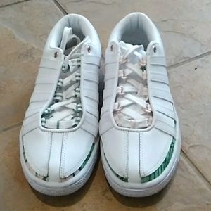 K swiss laced sneakers size USA 5 big girls